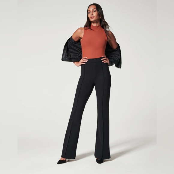 💚 Spanx The Perfect Pant, Hi-Rise Flare - Picture 1 of 4